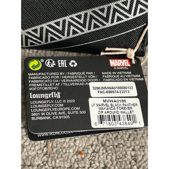 Marvel Studios Loungefly Wakanda  Forever Zip Wallet NWT - Picture 4 of 5